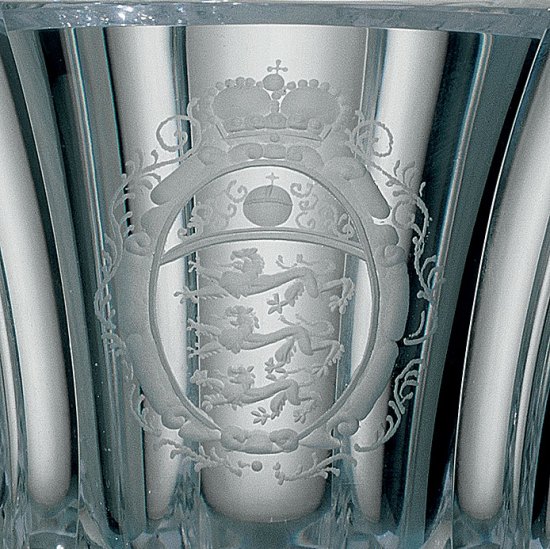 Armorial-Beaker-detail2