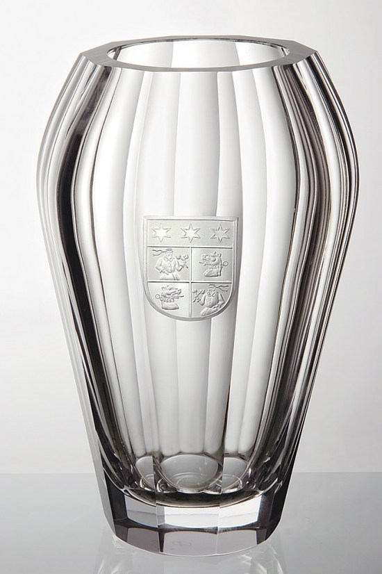 Vase with engraved coat of arms