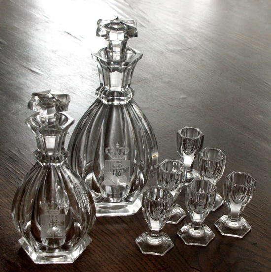 Caraffes and liquor glasses collection with engraved coat of arms