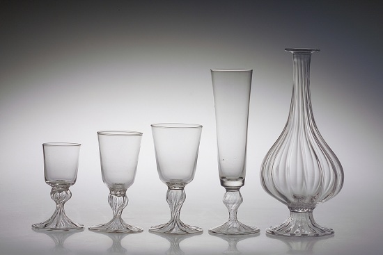 Hotshaped ribbed set of drinking glasses